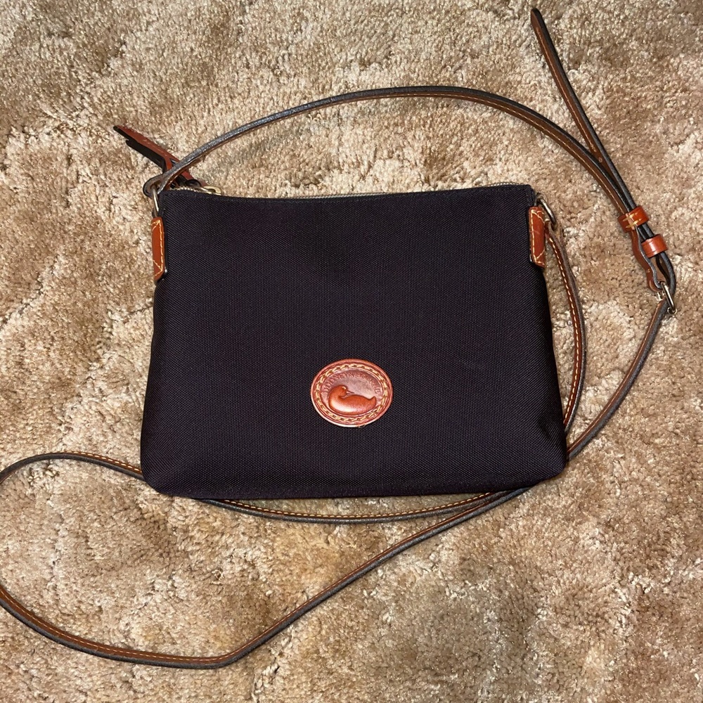 DOONEY AND BOURKE CROSSBODY POUCHETTE
